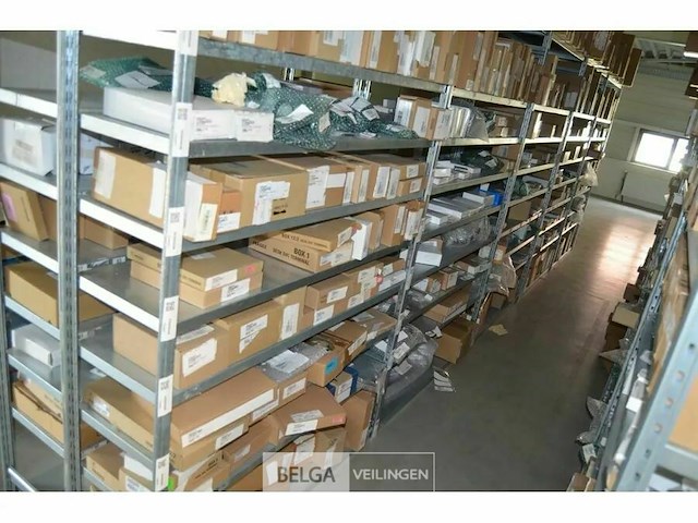 Grote partij elektronica onderdelen - afbeelding 21 van  26