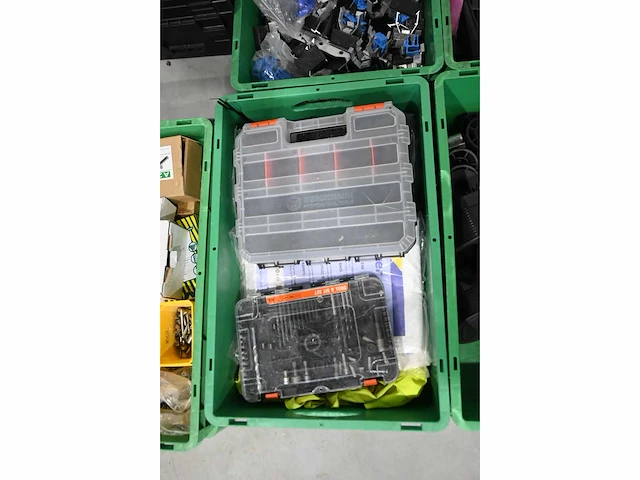 Grote partij gereedschappen, solar installatiematerialen en toebehoren - afbeelding 5 van  22