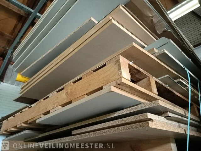 Grote partij hout en plaatmateriaal - afbeelding 7 van  22