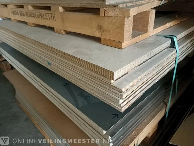 Grote partij hout en plaatmateriaal - afbeelding 9 van  22