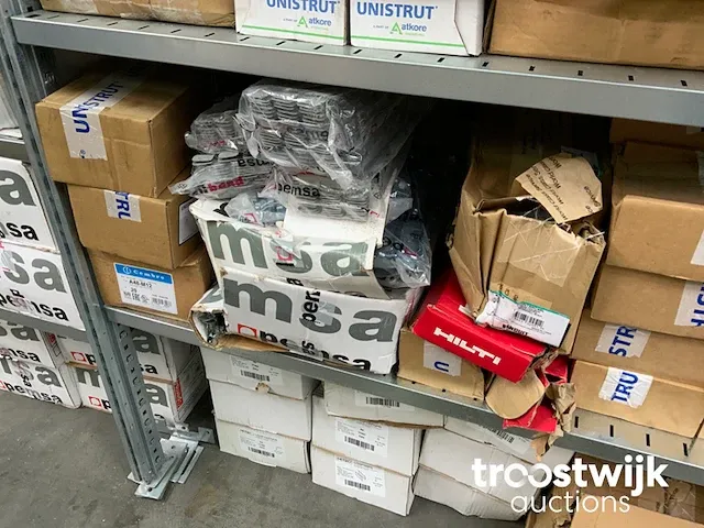 Grote partij installatie materiaal - afbeelding 3 van  63