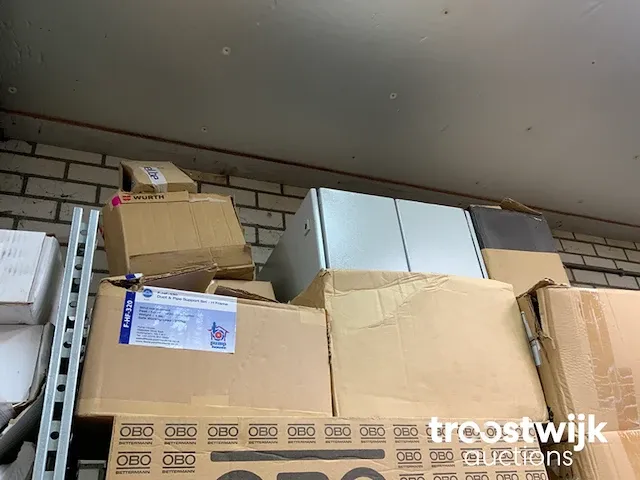 Grote partij installatie materiaal - afbeelding 15 van  63