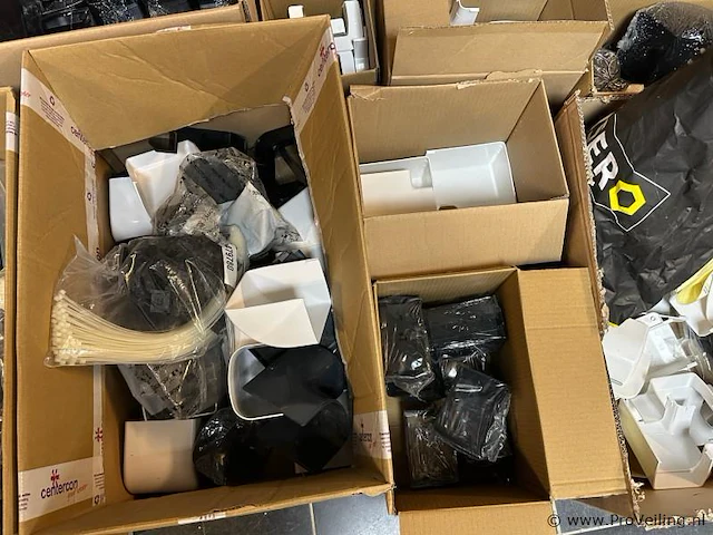 Grote partij kabelgootmateriaal - afbeelding 6 van  12