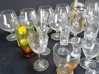 Grote partij kristallen en glazen glazen - afbeelding 2 van  5