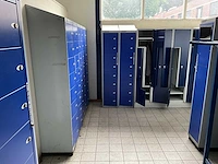 Grote partij lockerkasten - afbeelding 2 van  17