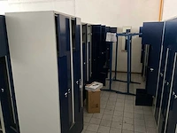 Grote partij lockerkasten - afbeelding 7 van  17