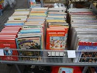 Grote partij met stripboeken & lp's, diverse genres/titels - afbeelding 1 van  13