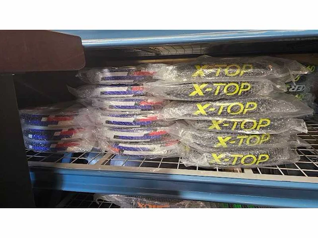 Grote partij ongebruikte bullpadel en dunlop padels artikelen - afbeelding 4 van  9