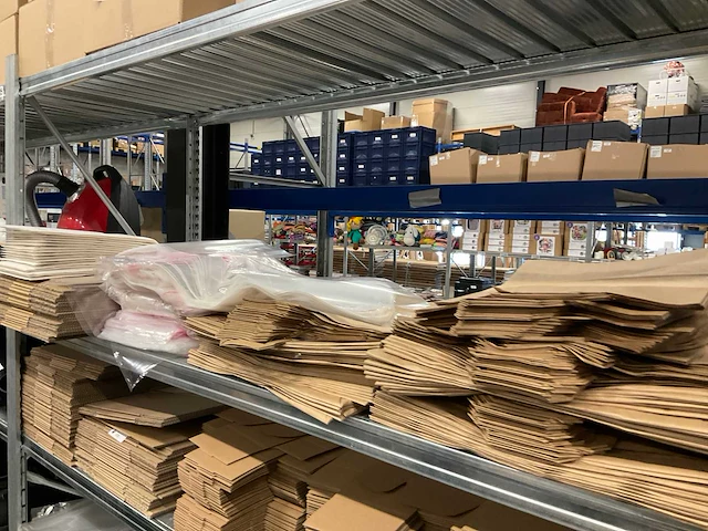 Grote partij verpakkingsmaterialen - afbeelding 7 van  13