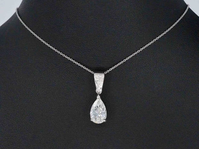 Grote peer shape diamant in een witgouden hanger van 2.01 carat - afbeelding 3 van  9