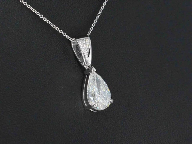 Grote peer shape diamant in een witgouden hanger van 2.01 carat - afbeelding 5 van  9