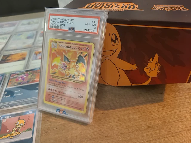 Grote pokémon collectie met zeldzame psa gewaardeerde charizard kaart en gevulde deckboxen + meer - afbeelding 11 van  18