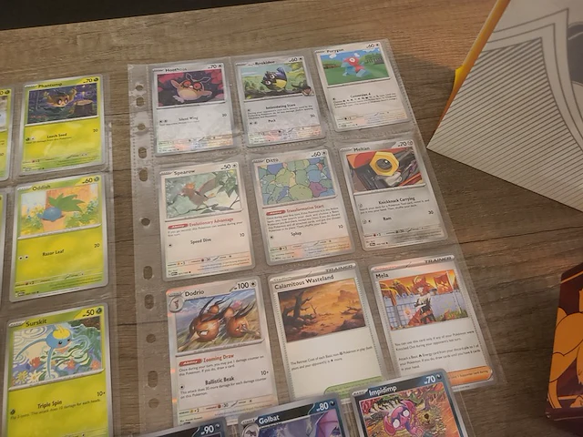 Grote pokémon collectie met zeldzame psa gewaardeerde charizard kaart en gevulde deckboxen + meer - afbeelding 16 van  18