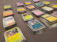 Grote pokémon kaarten verzameling circa 1.600 stuks - afbeelding 10 van  18