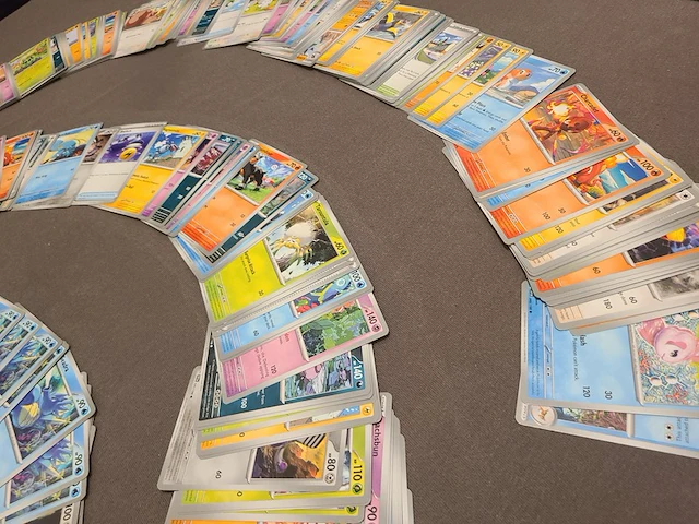 Grote pokémon kaarten verzameling - afbeelding 11 van  11