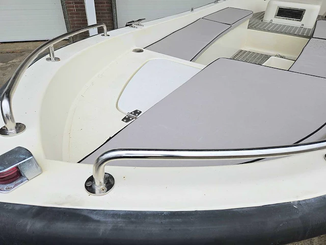 Grote sloep 'conquistador' diesel (exclusief drager) - afbeelding 9 van  37