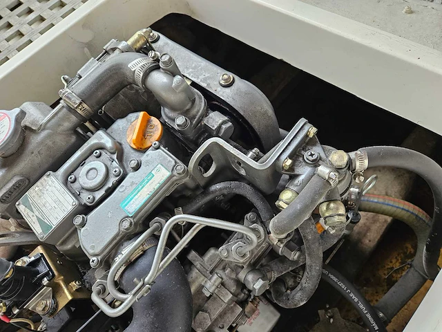 Grote sloep 'conquistador' diesel (exclusief drager) - afbeelding 26 van  37