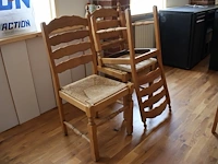 Grote tafel met stoelen - afbeelding 4 van  4