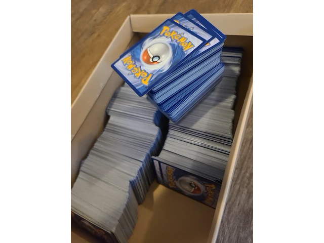 Grote verzameling pokémon kaarten circa 1.750 stuks (volle schoenendoos) - afbeelding 4 van  4