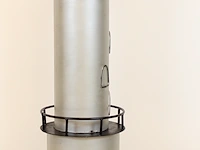 Grote vuurtoren met boven in ruimte voor een kaars, grijs / chroom - afbeelding 4 van  7