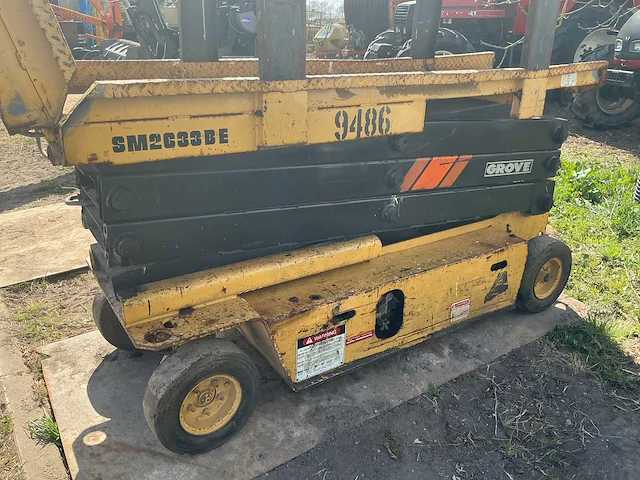 Grove sm2633be schaarhoogwerker - afbeelding 10 van  14