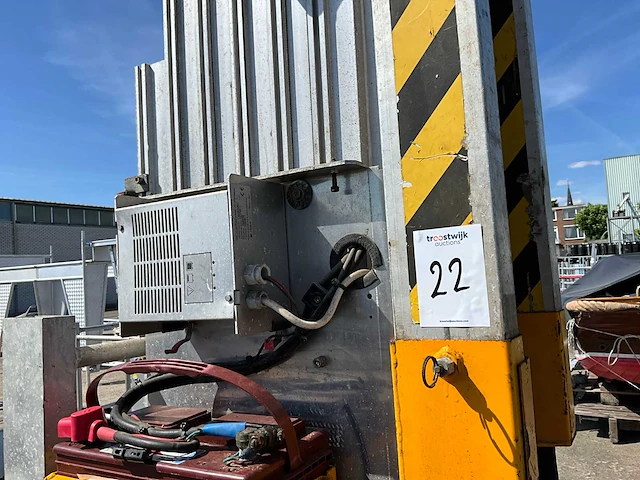 Grove verticale bouwlift/ masthoogwerker op accu - afbeelding 9 van  19