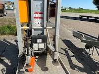 Grove verticale bouwlift/ masthoogwerker op accu - afbeelding 17 van  19