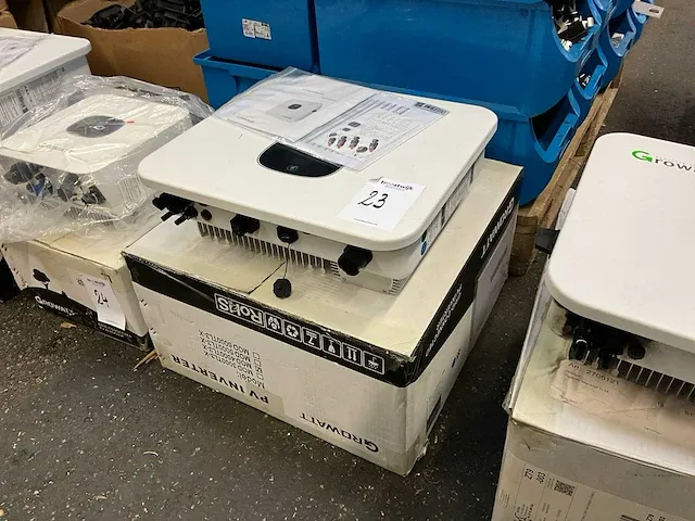 Growatt mod 4000tl3-x omvormer - afbeelding 1 van  5