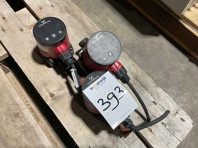 Grundfos alpha2 15-40 130 circulatiepomp (3x) - afbeelding 1 van  1