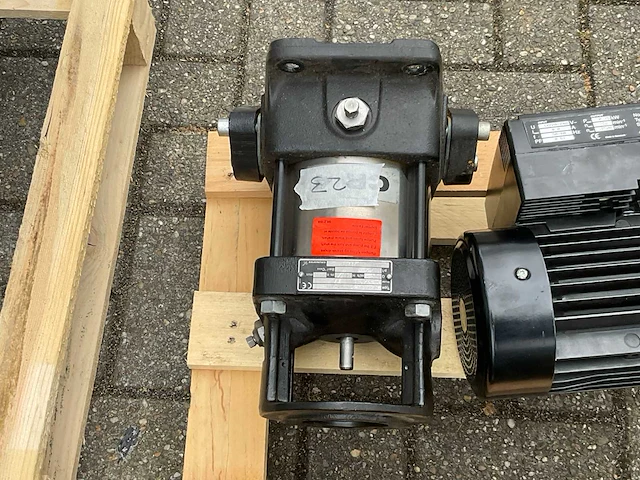 Grundfos cre 4-40 centrifugaal pomp (2x) - afbeelding 7 van  8