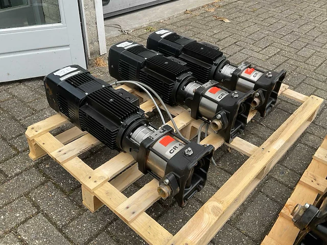 Grundfos cre 4-40 centrifugaal pomp (3x) - afbeelding 2 van  8