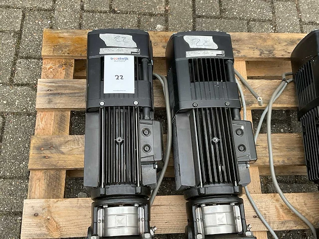 Grundfos cre 4-40 centrifugaal pomp (3x) - afbeelding 6 van  8