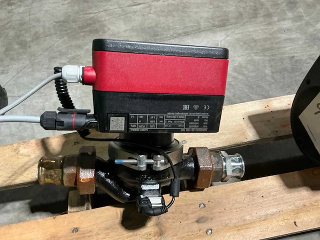 Grundfos magna3 32-100 f 180 pompunit - afbeelding 2 van  7