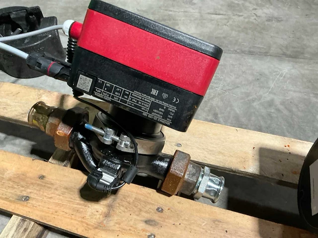 Grundfos magna3 32-100 f 180 pompunit - afbeelding 3 van  7