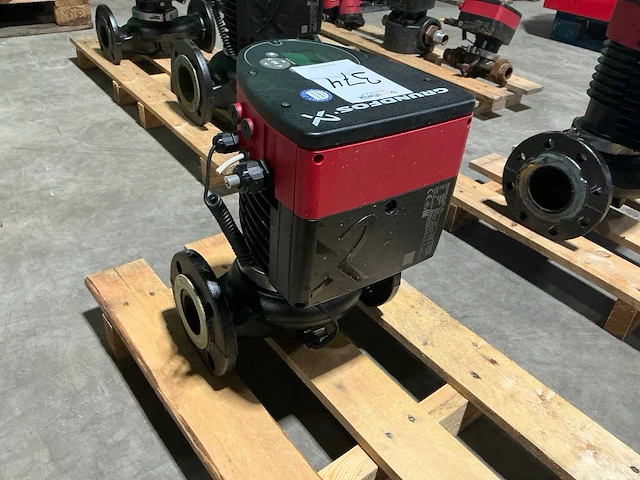 Grundfos magna3 50-100 f 260 circulatiepompunit dn50 - afbeelding 1 van  6