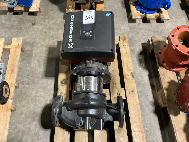 Grundfos mge132sf centrifugaalpomp - afbeelding 1 van  6