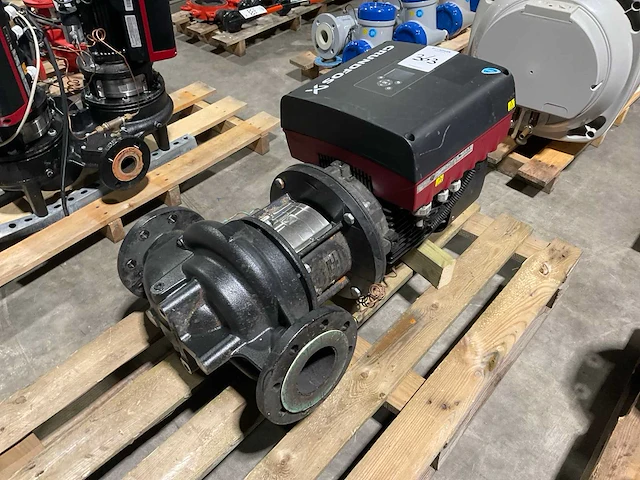 Grundfos mge132sf centrifugaalpomp - afbeelding 2 van  6