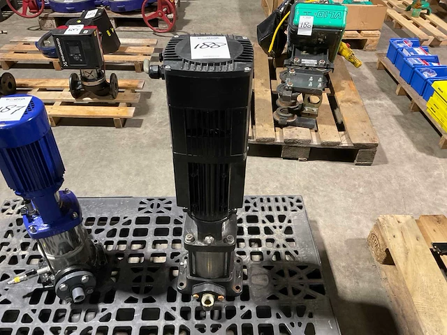 Grundfos mge90sa2 centrifugaalpomp - afbeelding 1 van  4
