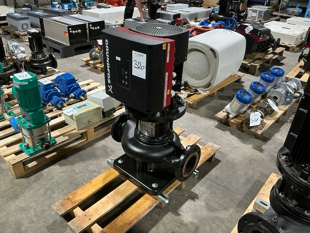 Grundfos tpe400-250/2 a-f-a-bqqe-nd1 pompunit dn100/pn16 - afbeelding 1 van  7
