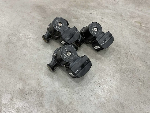 Grundfos upmxl 25-125 pomp (3x) - afbeelding 1 van  5