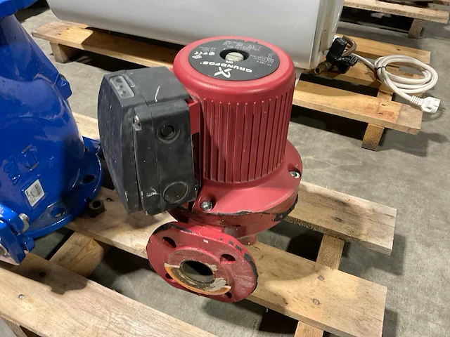 Grundfos ups tf120 circulatiepomp - afbeelding 2 van  3