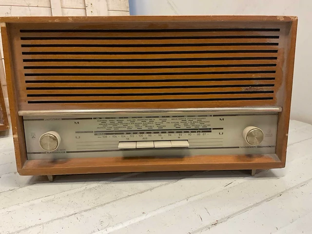 Grundig 2340 / 2147 / rf102 / 3040 antieke radio (6x) - afbeelding 2 van  13