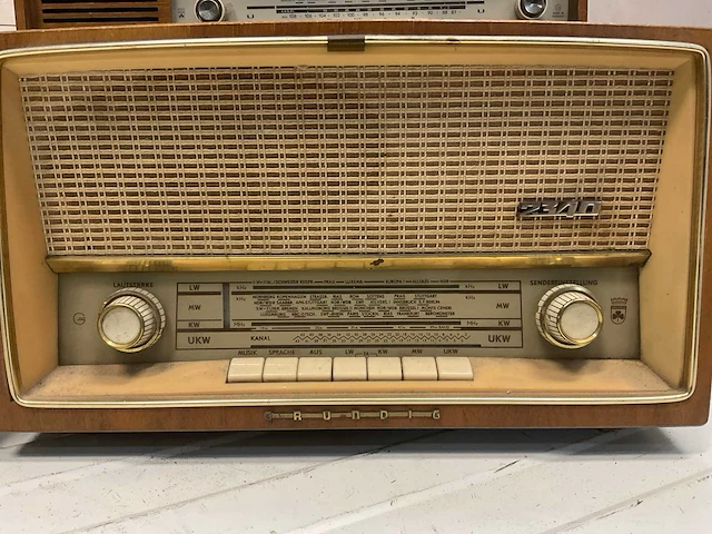 Grundig 2340 / 2147 / rf102 / 3040 antieke radio (6x) - afbeelding 7 van  13