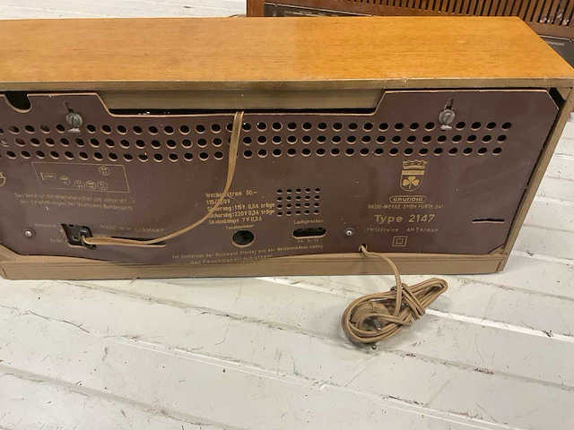 Grundig 2340 / 2147 / rf102 / 3040 antieke radio (6x) - afbeelding 10 van  13