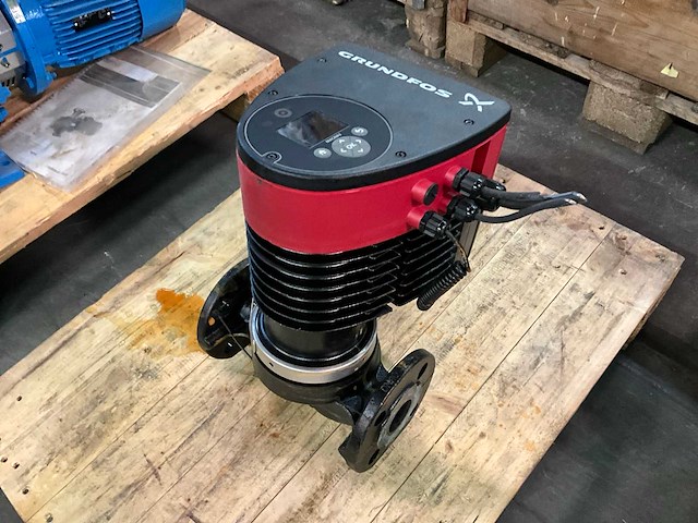 Grunfoss magna3 40-12p f250 circulatiepomp - afbeelding 1 van  5