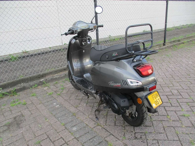 Gts - bromscooter - toscana dynamic injectie - scooter - afbeelding 2 van  11