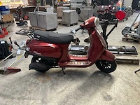 Gts - bromscooter - toscana pure - scooter - afbeelding 1 van  7