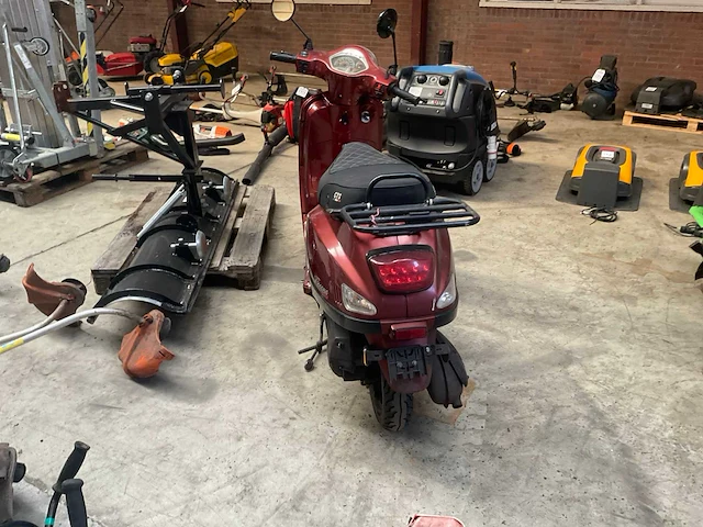 Gts - bromscooter - toscana pure - scooter - afbeelding 6 van  7