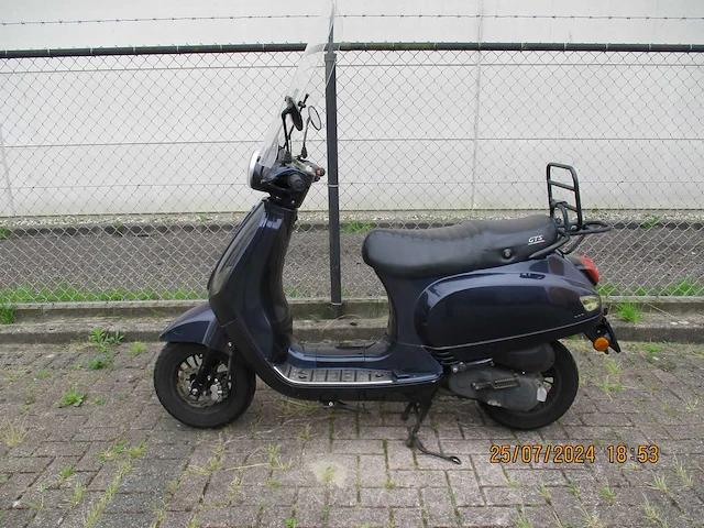 Gts - snorscooter - toscana riva - scooter - afbeelding 1 van  9