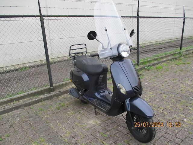 Gts - snorscooter - toscana riva - scooter - afbeelding 4 van  9